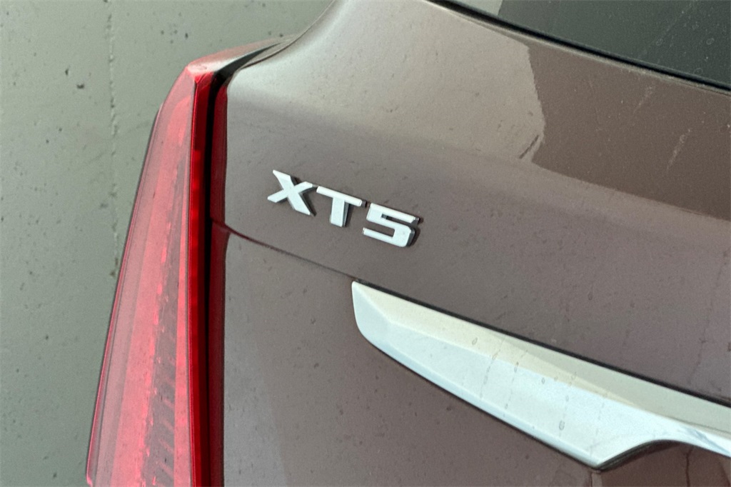 Vehicle image 27 of 34