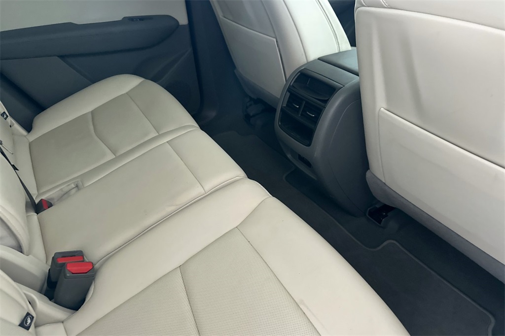 Vehicle image 12 of 34