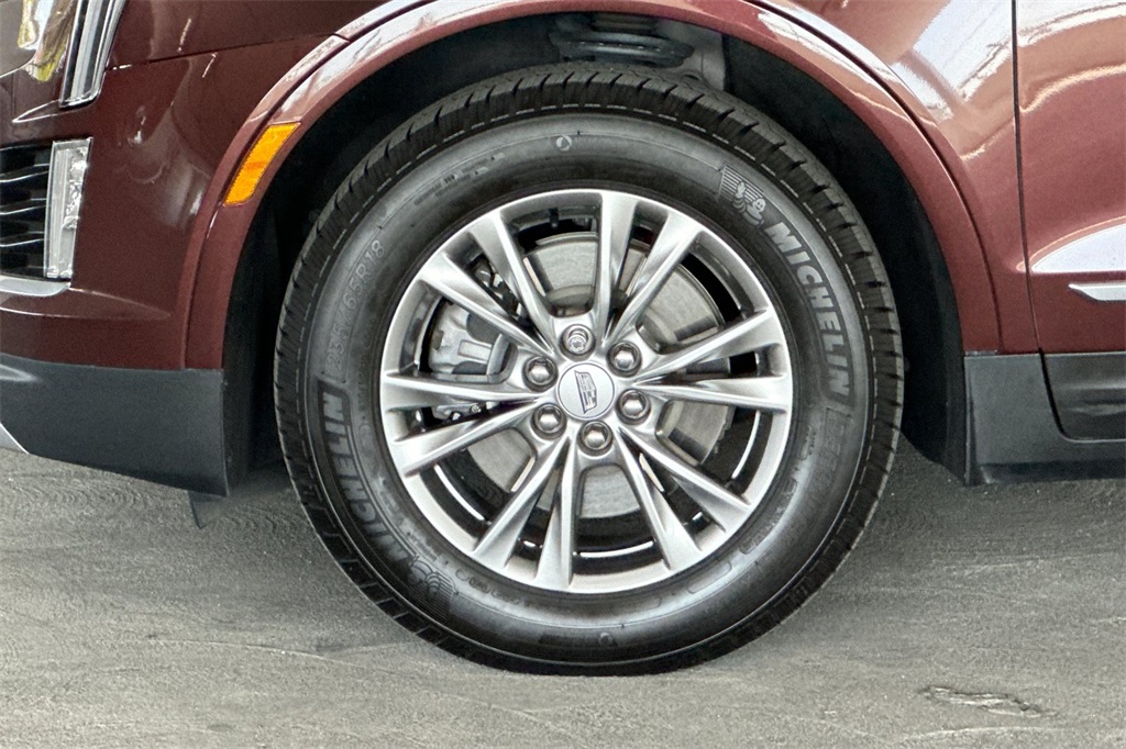 Vehicle image 10 of 34