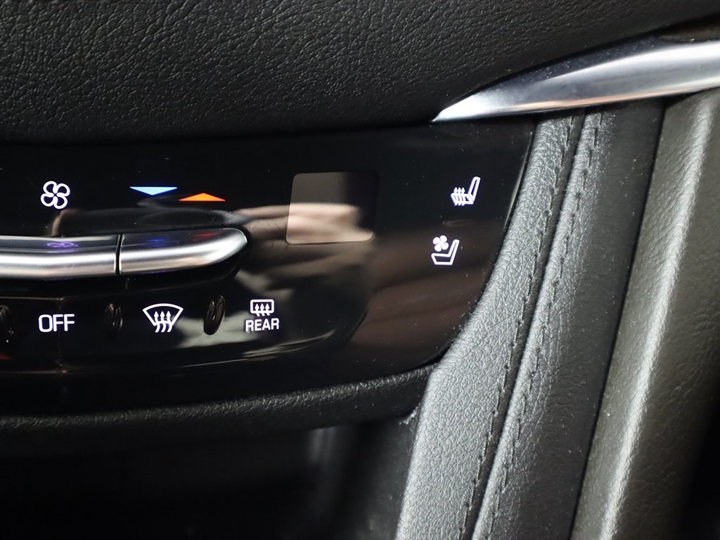 Vehicle image 55 of 70