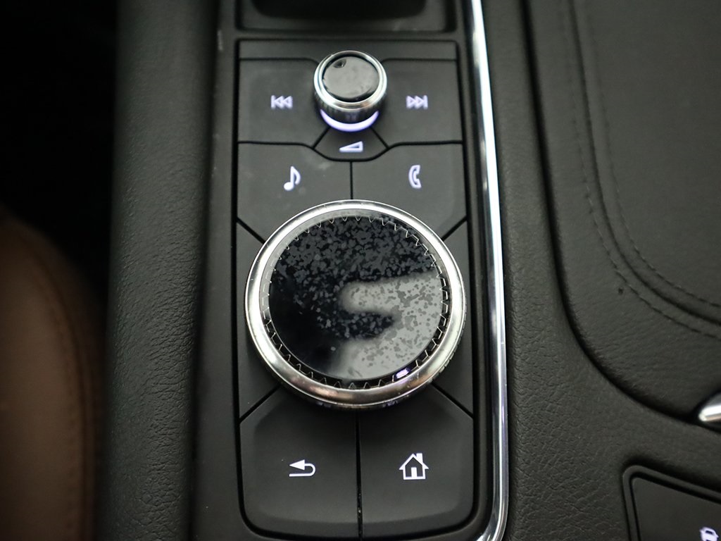 Vehicle image 57 of 70