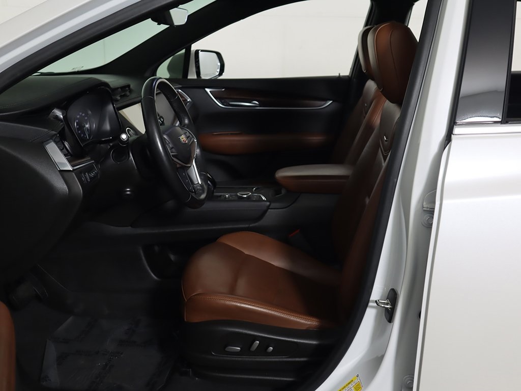 Vehicle image 30 of 70
