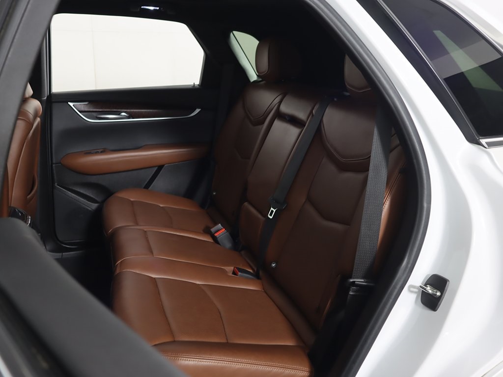 Vehicle image 34 of 70