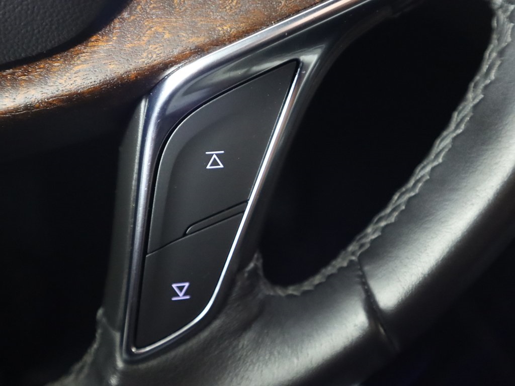 Vehicle image 50 of 70