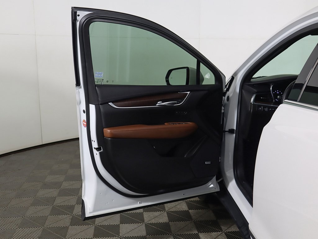 Vehicle image 24 of 70