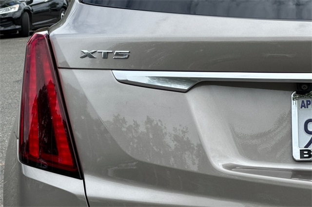 Vehicle image 50 of 58