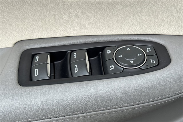 Vehicle image 12 of 58