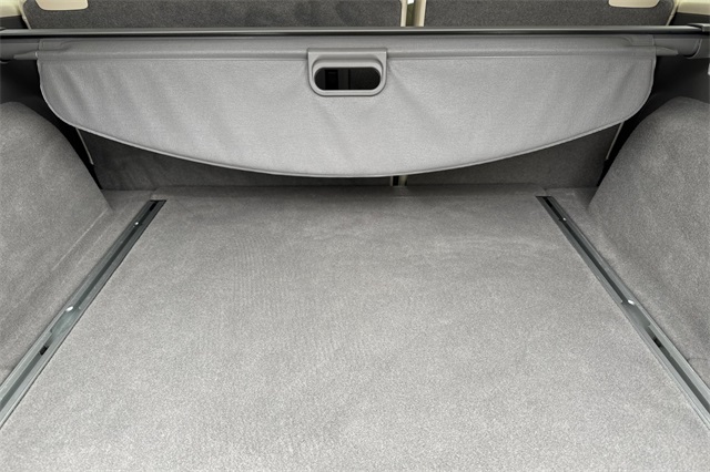 Vehicle image 17 of 58