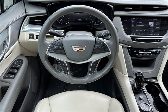 Vehicle image 16 of 58