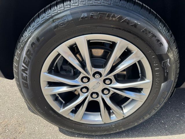 Vehicle image 11 of 26