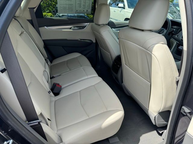 Vehicle image 13 of 26