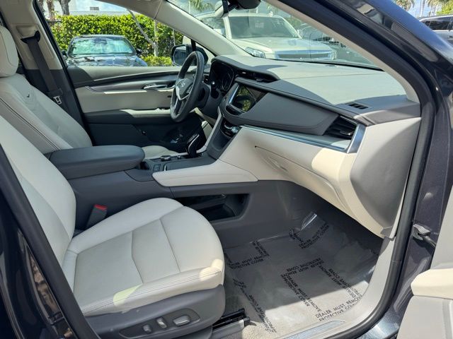 Vehicle image 16 of 26