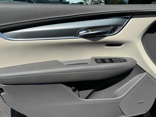 Vehicle image 22 of 26