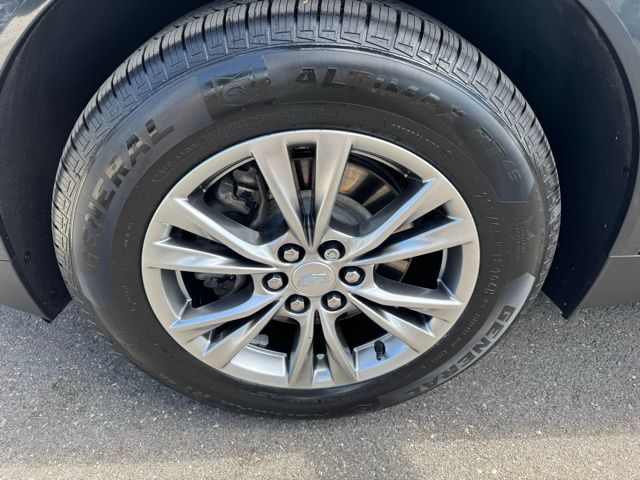 Vehicle image 9 of 26