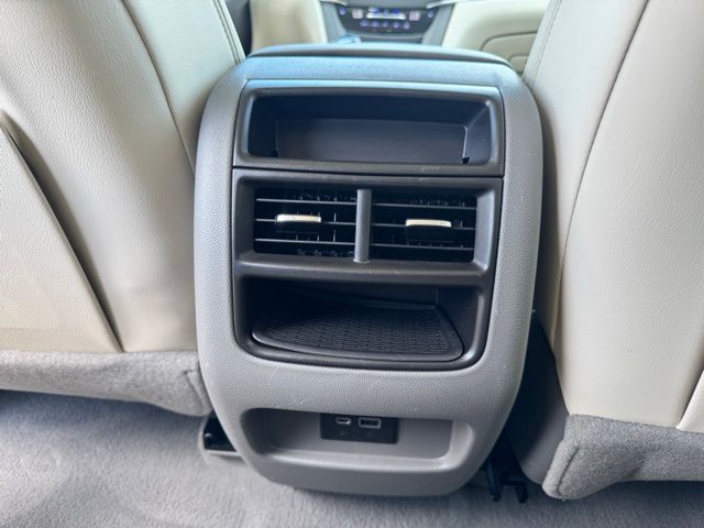 Vehicle image 25 of 26