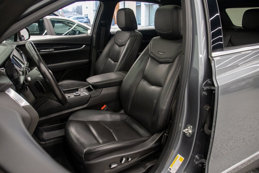 Vehicle image 9 of 22