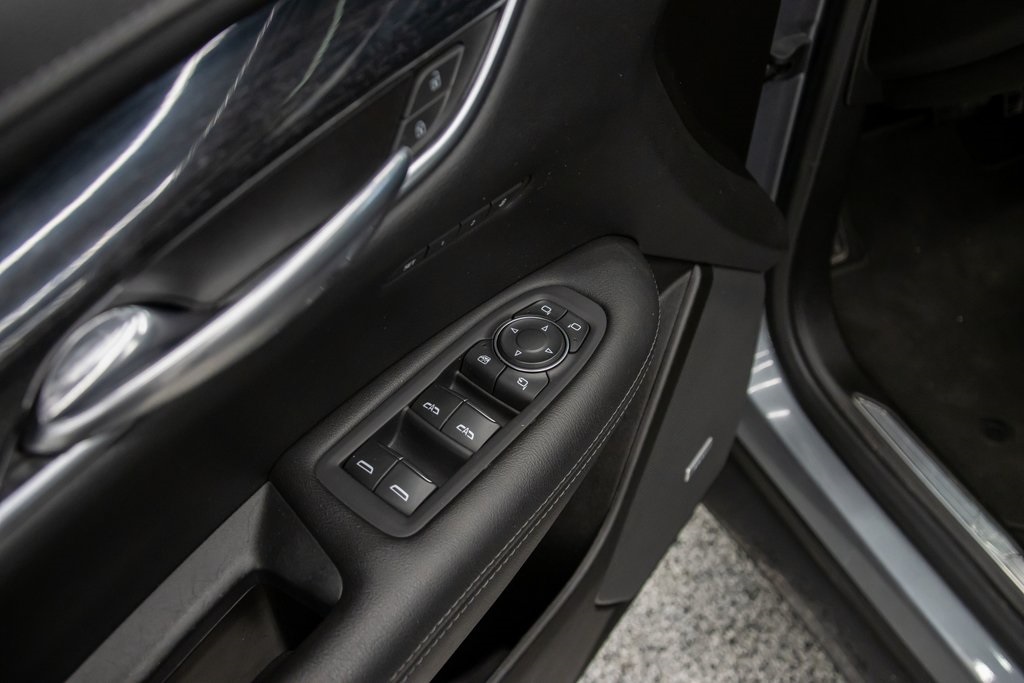 Vehicle image 6 of 22