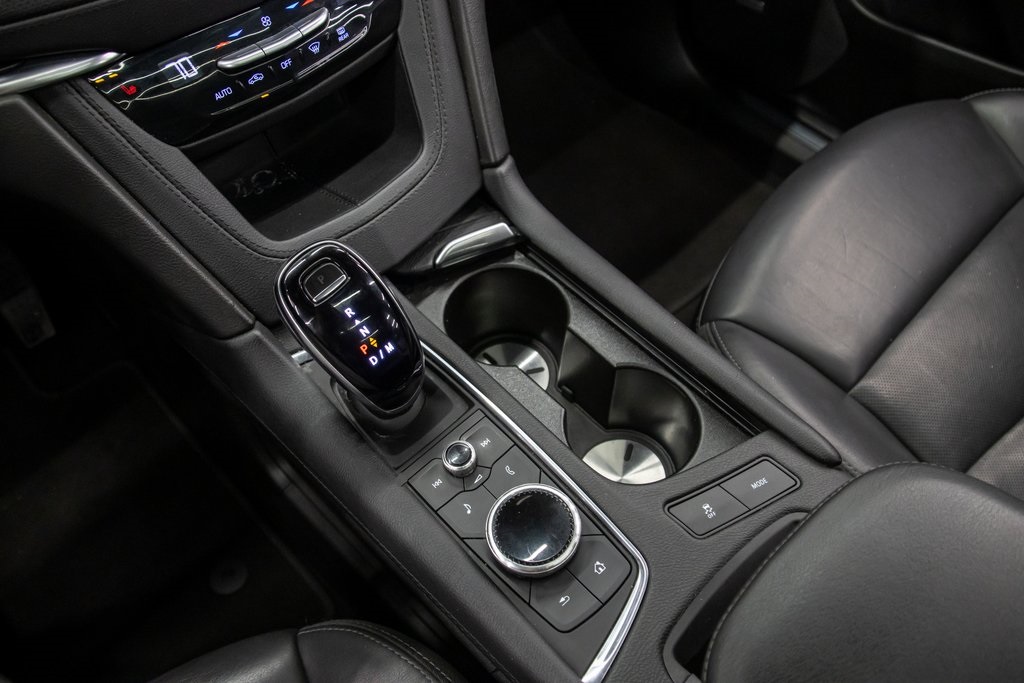Vehicle image 12 of 22