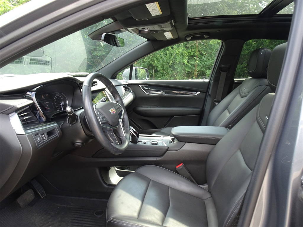 Vehicle image 13 of 23