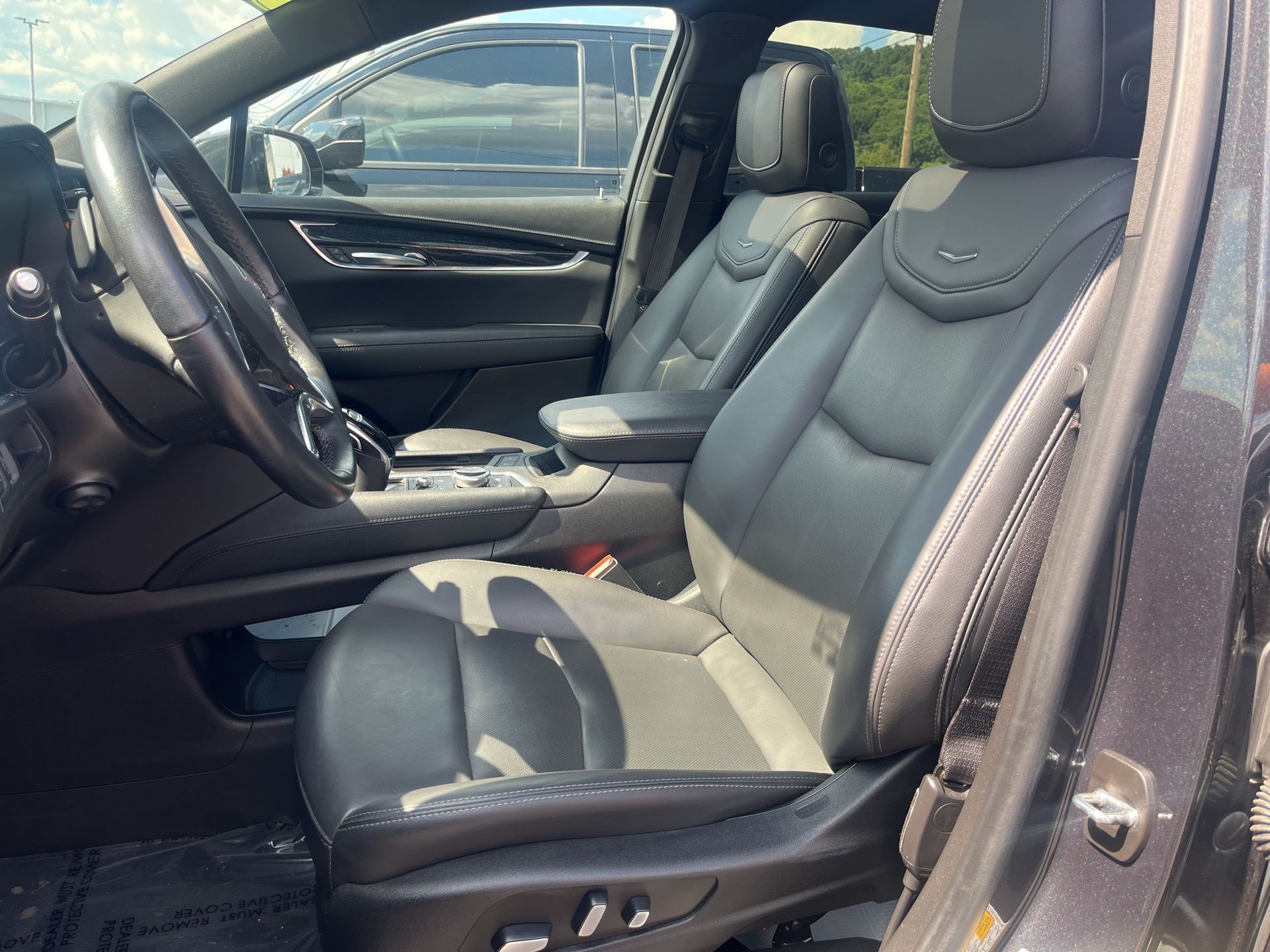 Vehicle image 3 of 11