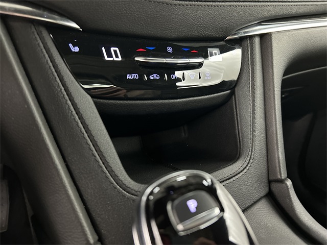 Vehicle image 18 of 31