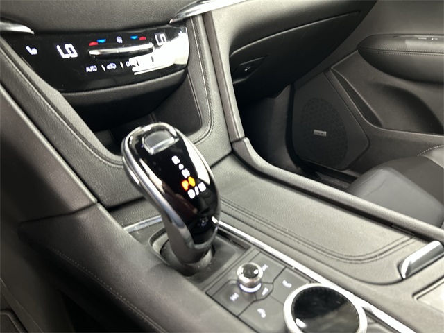 Vehicle image 10 of 31
