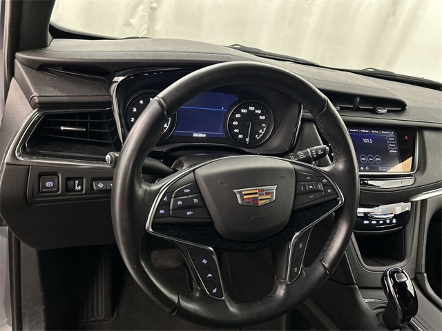 Vehicle image 8 of 31