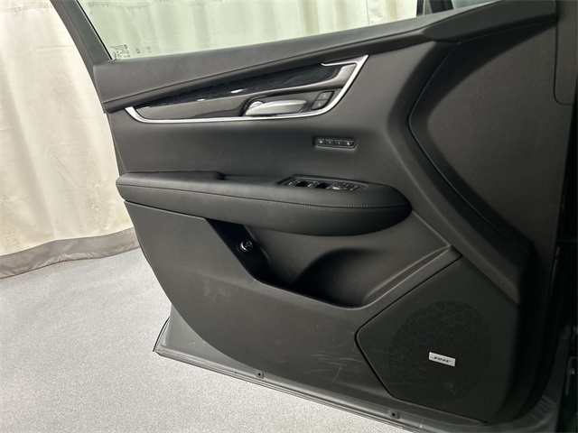 Vehicle image 22 of 31
