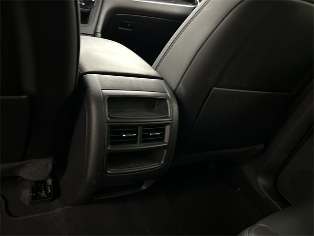 Vehicle image 26 of 31