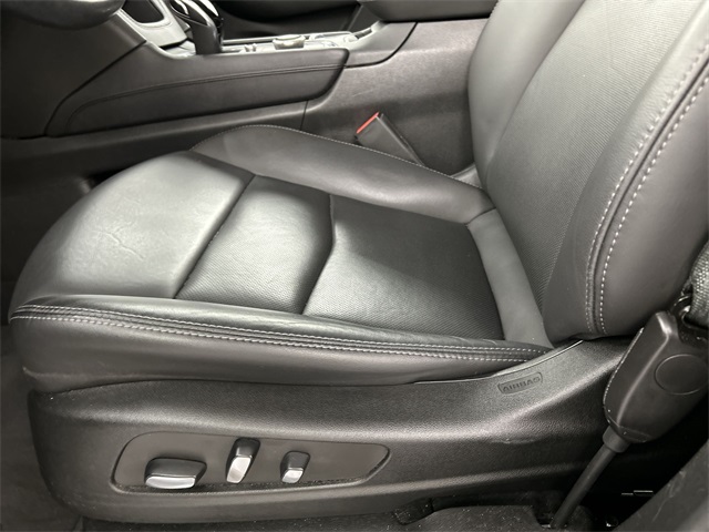 Vehicle image 24 of 31