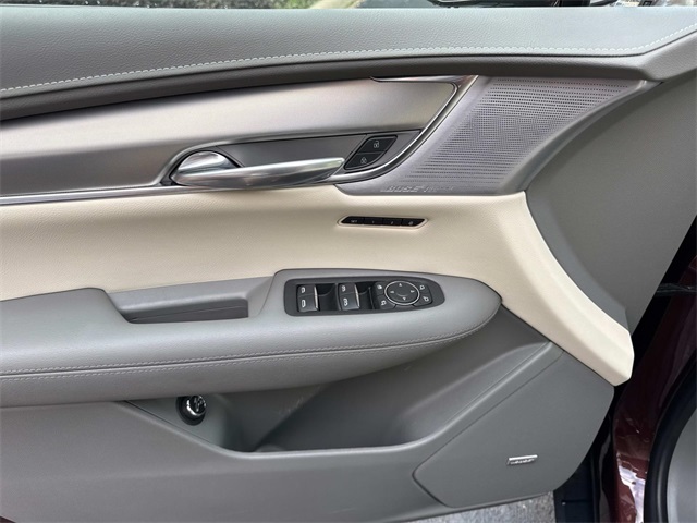 Vehicle image 16 of 35