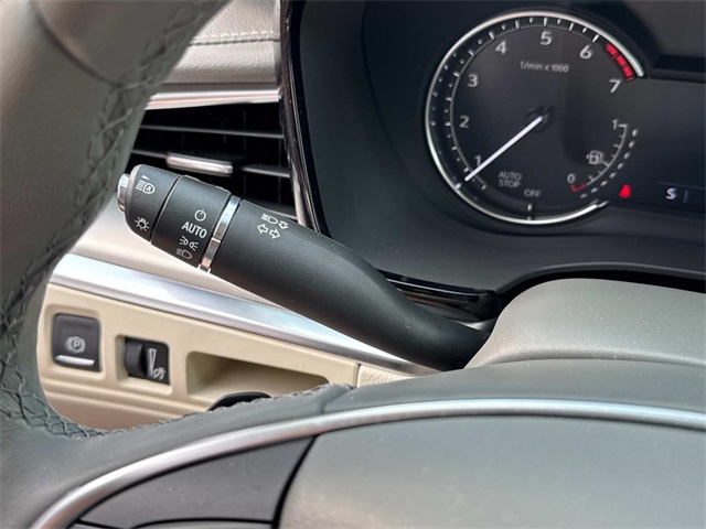 Vehicle image 32 of 35