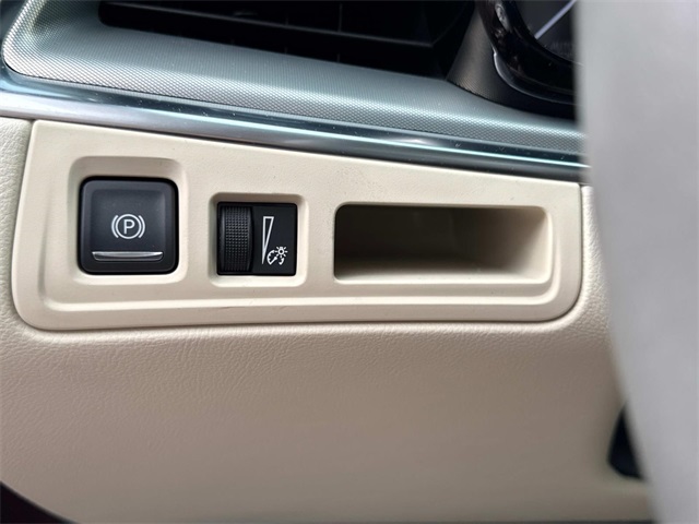 Vehicle image 34 of 35