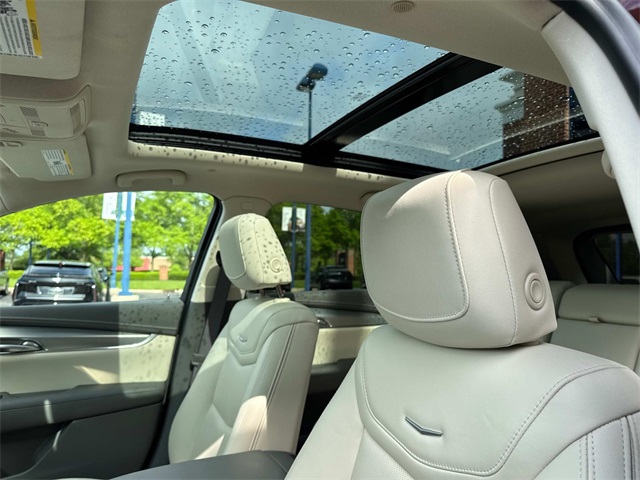 Vehicle image 18 of 35