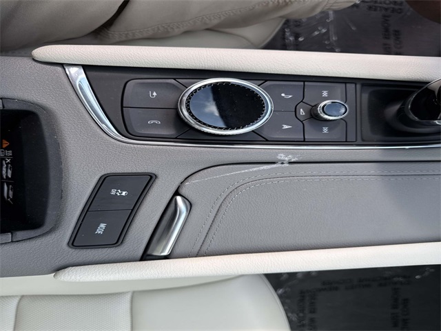Vehicle image 26 of 35
