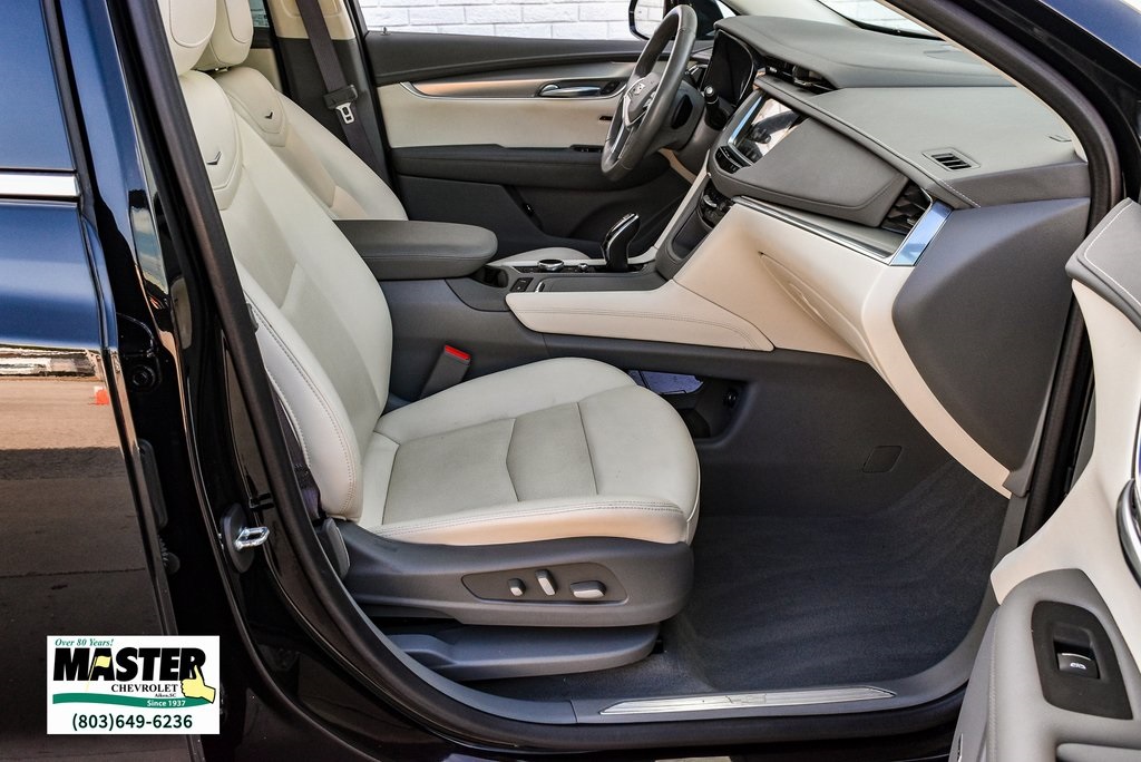 Vehicle image 24 of 29