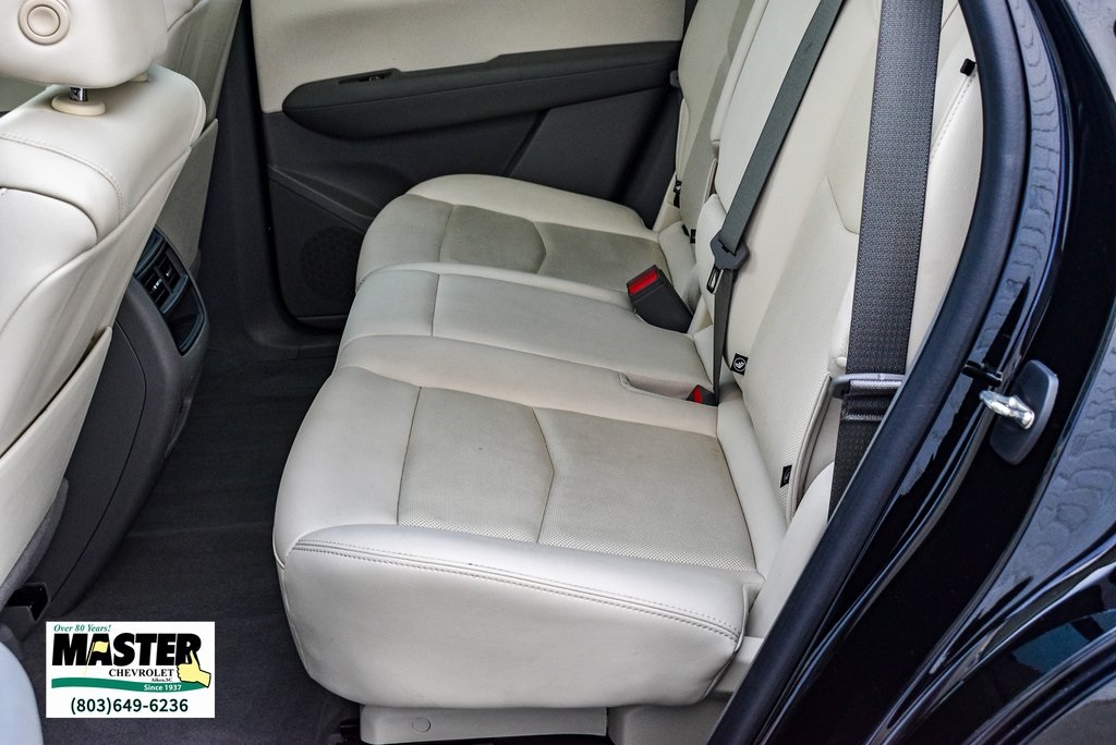 Vehicle image 23 of 29