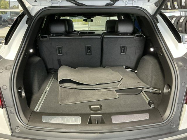 Vehicle image 31 of 33