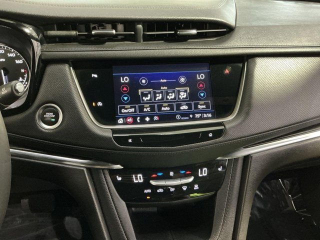 Vehicle image 26 of 33