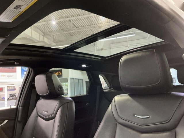 Vehicle image 29 of 33