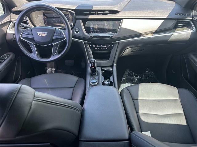 Vehicle image 13 of 21