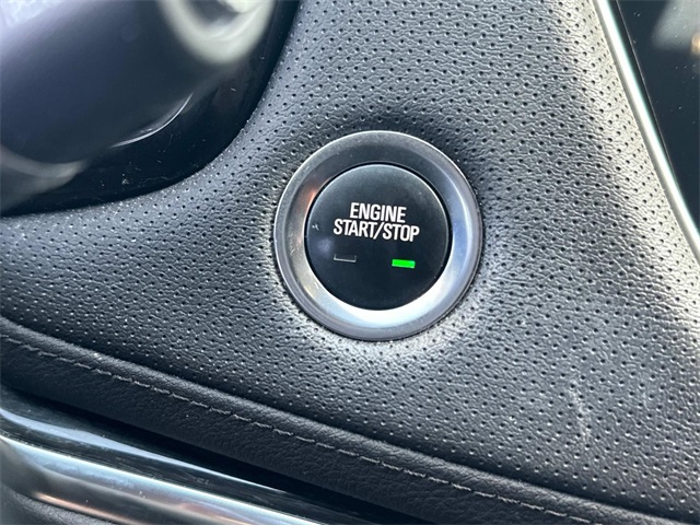 Vehicle image 18 of 21