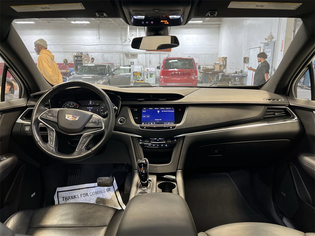 Vehicle image 19 of 32