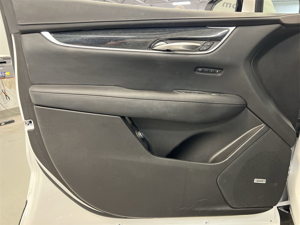 Vehicle image 20 of 32