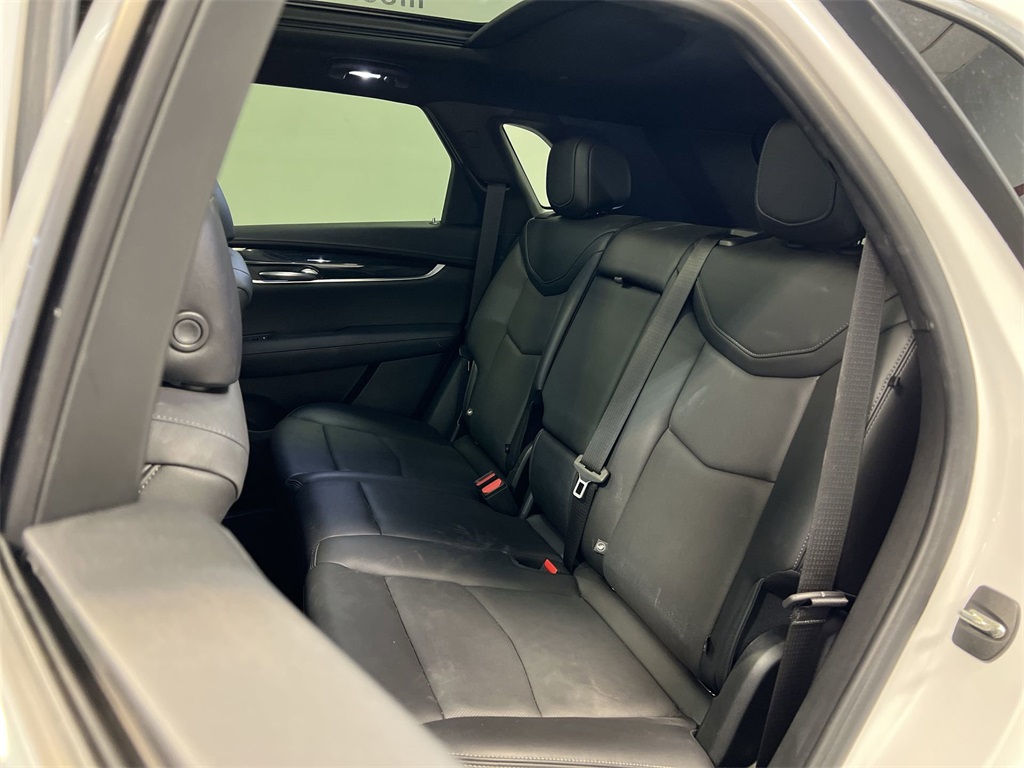 Vehicle image 23 of 32