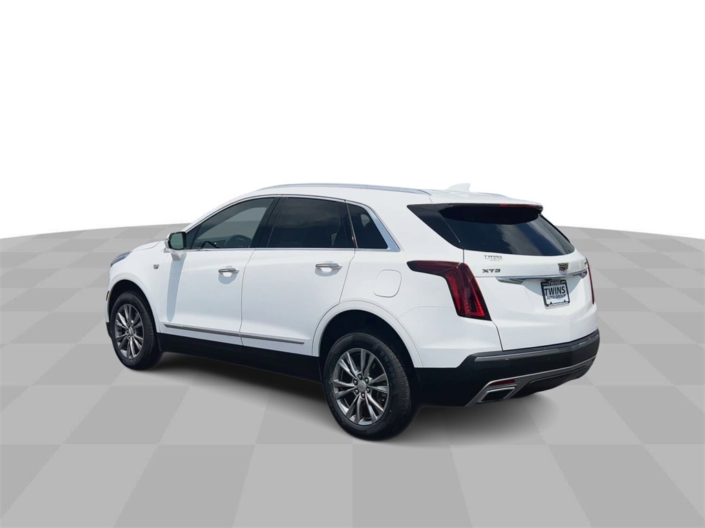 Vehicle image 8 of 32