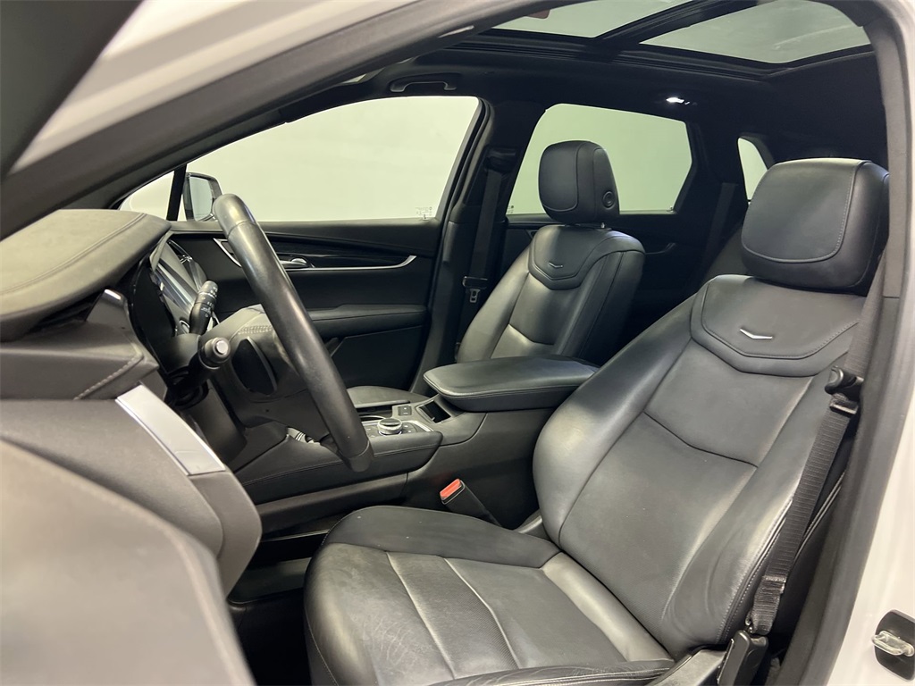 Vehicle image 18 of 32