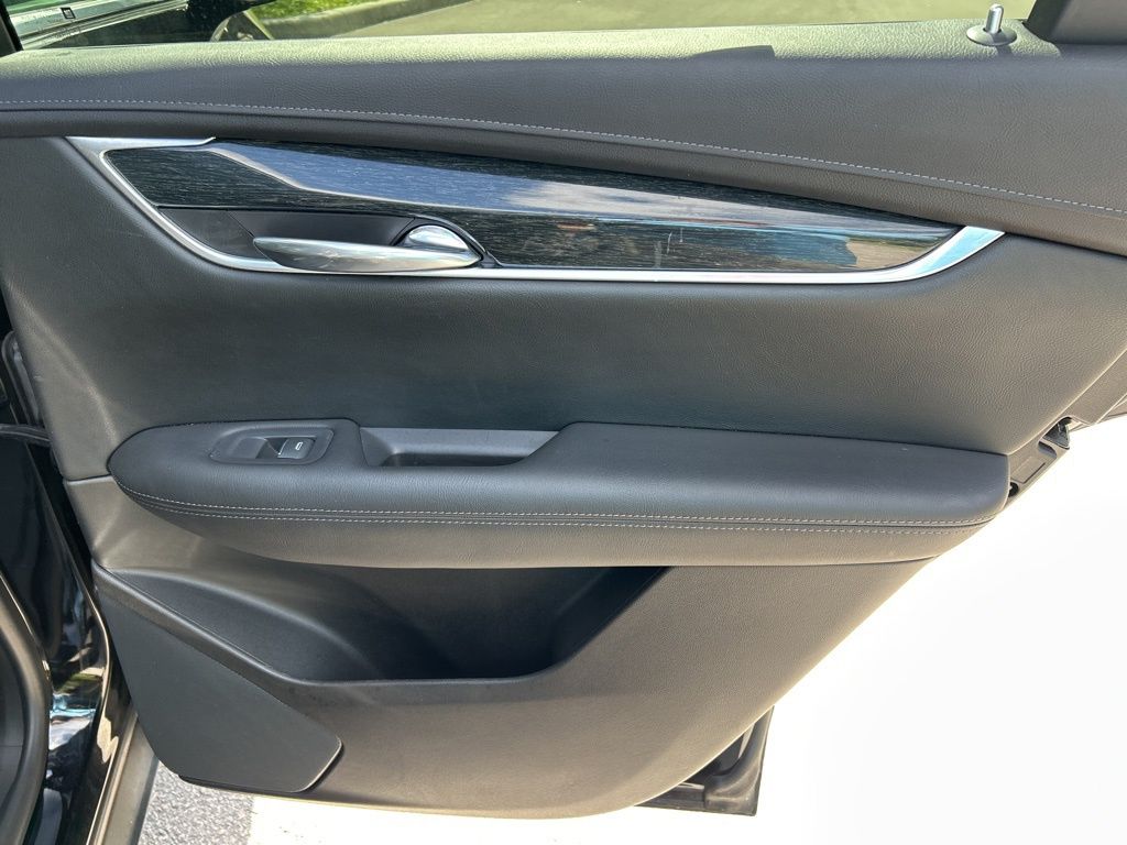 Vehicle image 43 of 53