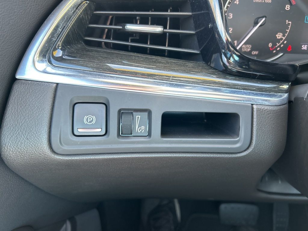 Vehicle image 27 of 53