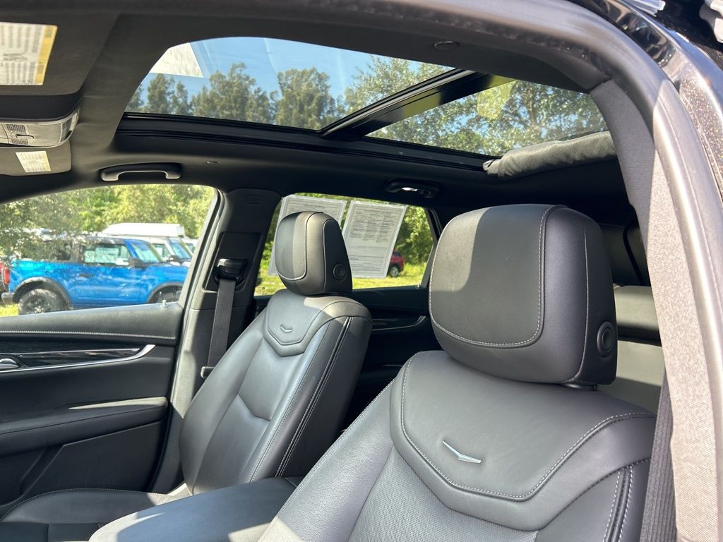 Vehicle image 16 of 53